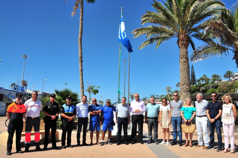 Playa del Ingl�s cumple 30 a�os izando la bandera azul