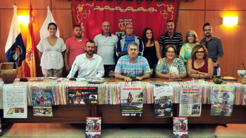 Tunte presenta las fiestas de Santiago Ap�stol 