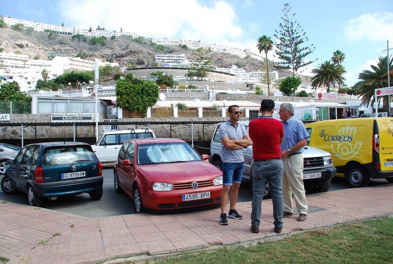 El Cabildo tramita habilitar un punto de recarga para coches el�ctricos en Mog�n