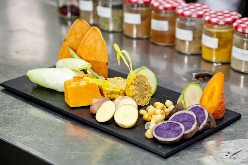 Hecansa fusiona la cocina tradicional canaria y la de vanguardia con un Puchero Canario