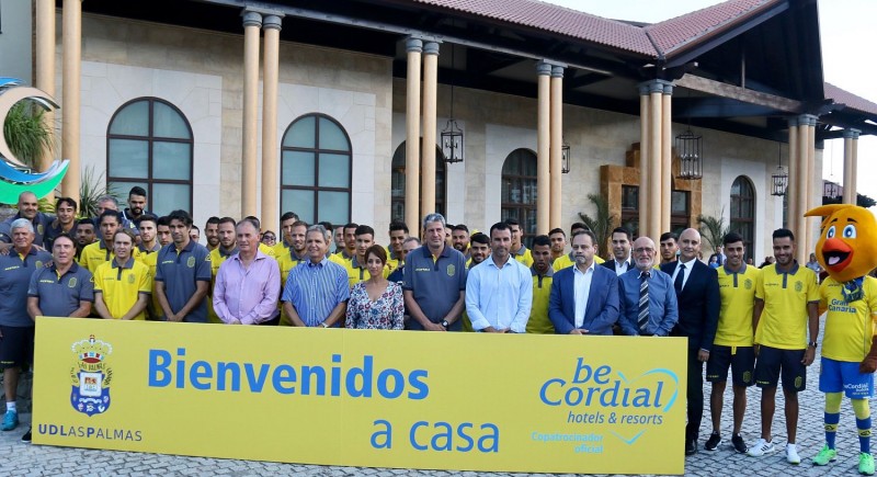 La Uni�n Deportiva Las Palmas elija Mog�n para iniciar la pretemporada