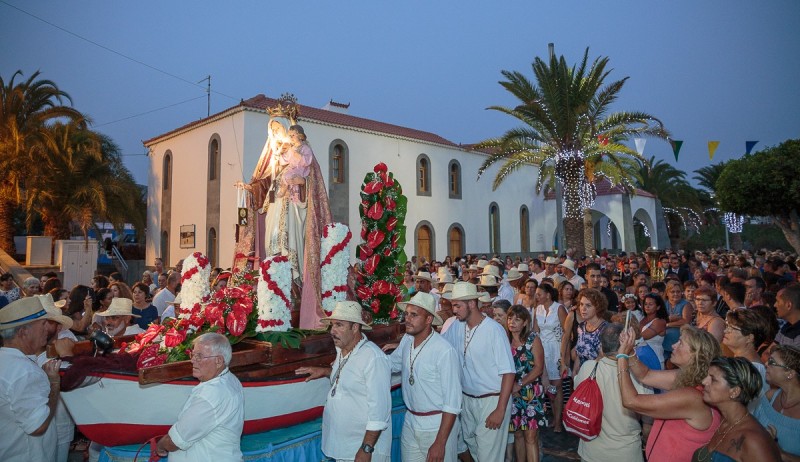 La Virgen del Carmen procesiona en Arguinegu�n 
