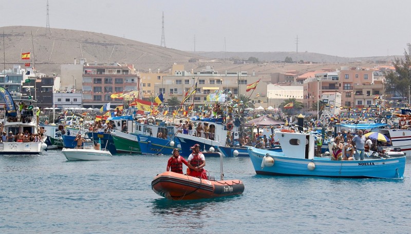 Los marineros de Arguinegu�n suspenden la procesi�n mar�tima ante las advertencias de la Guardia Civil