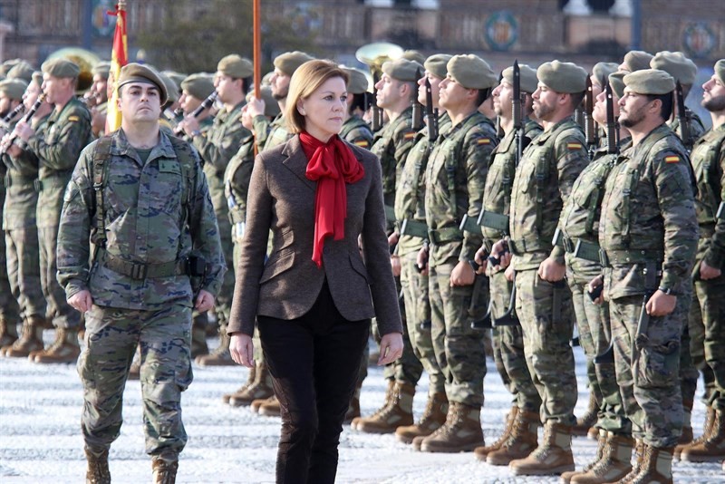 La ministra de Defensa visita instalaciones militares de cuatro islas en Canarias