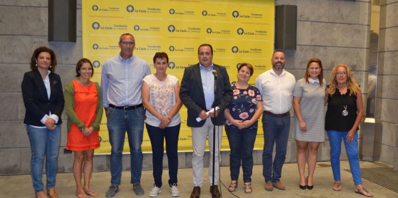La Fundaci�n La Caja entrega 100.000 euros a los Ayuntamientos para material escolar