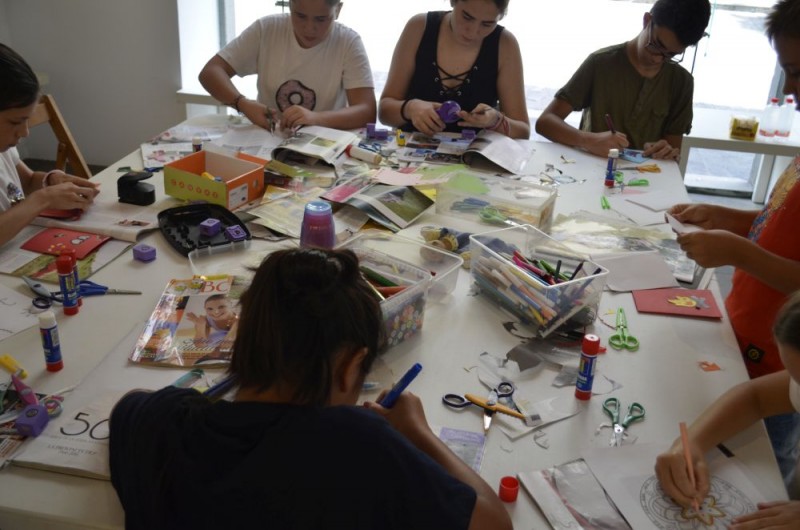 Marionetas, alfarer�a y joyas hechas a mano talleres artesanos para jovenes
