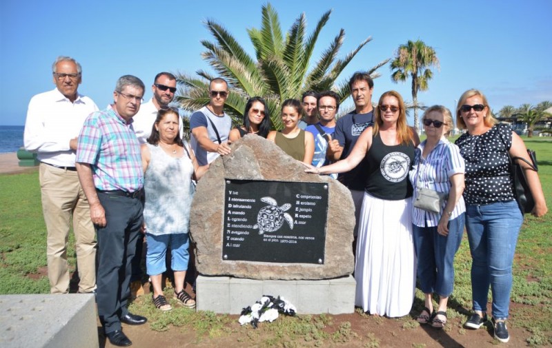 Maspalomas recuerda la bondad humanista del promotor del surf