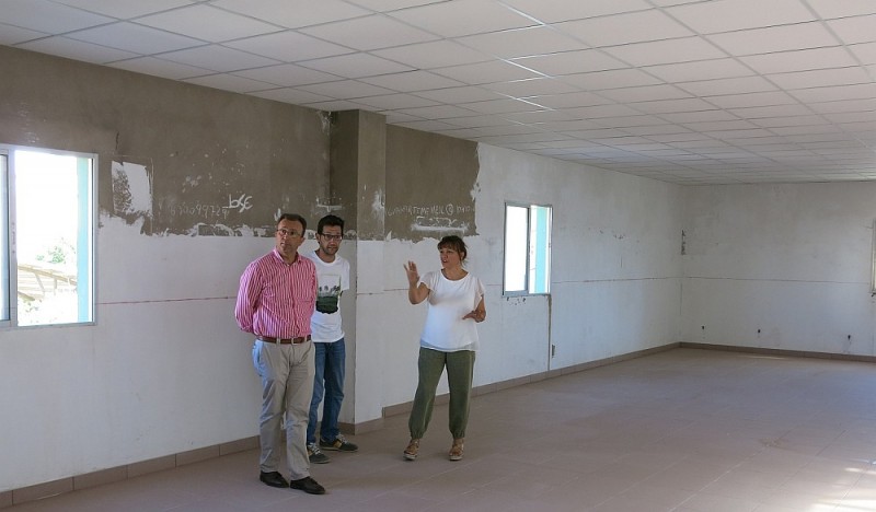 El Ayuntamiento ejecuta obras de mejora en la sede de la Asociaci�n de Vecinos de Pozo Izquierdo