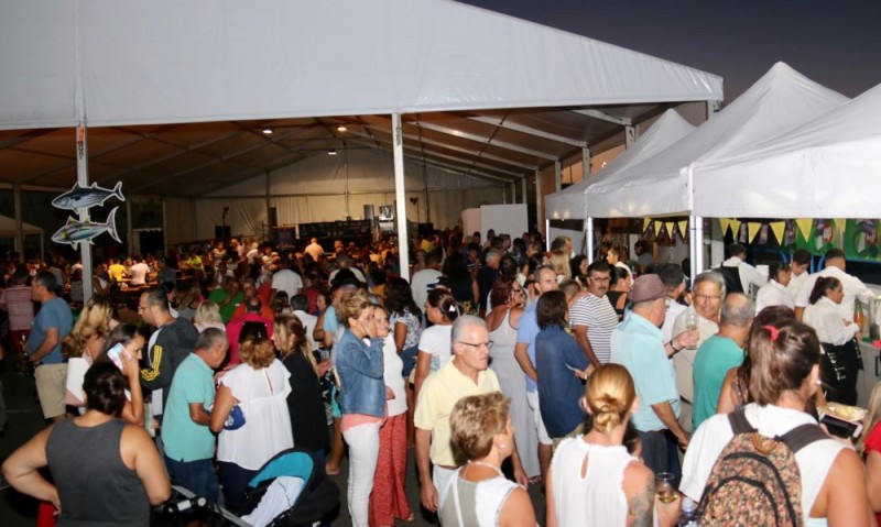 Noche de Vinos y Tapas de la 1� Feria de At�n de Mog�n
