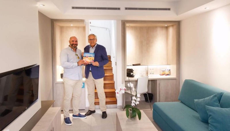 Maspalomas se publicita en las habitaciones de los hoteles