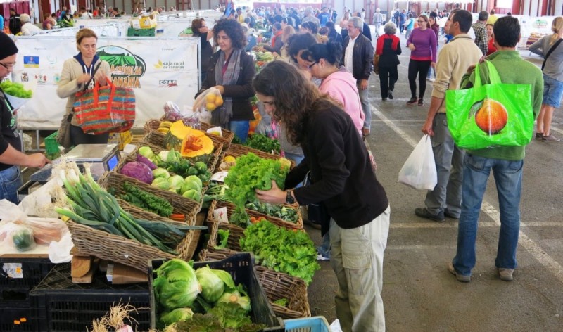 El Mercado Agr�cola de Vecindario, una cita para el consumidor de productos con Residuo 0