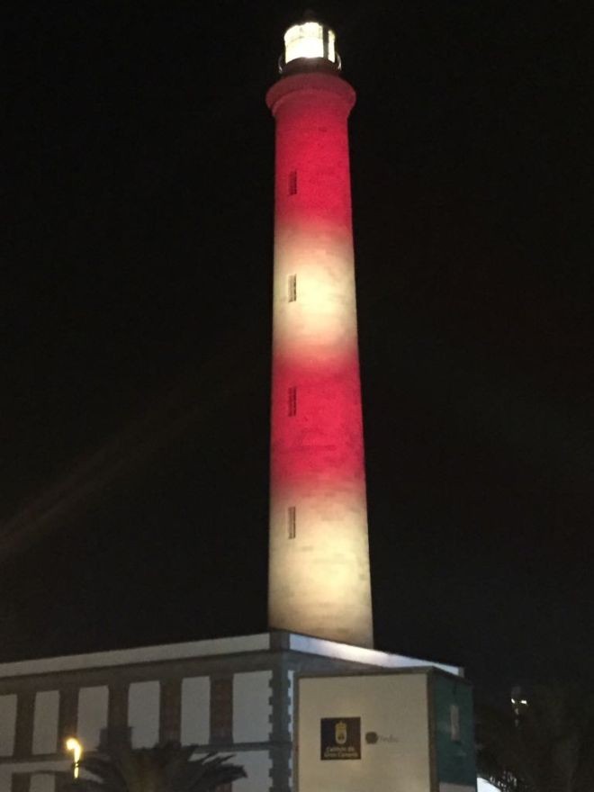 El Faro de Maspalomas se convierte en luz solidaria con las v�ctimas del atentado de Barcelona