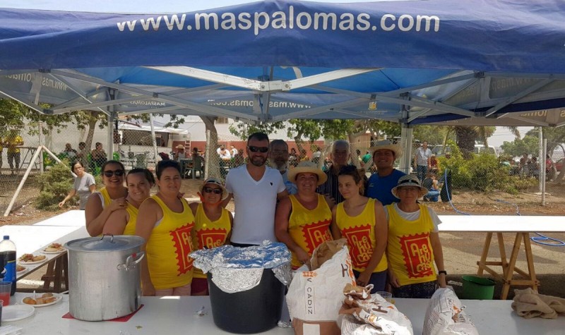 Monta�a Blanca despide a San Isidro 2017 con un asadero popular