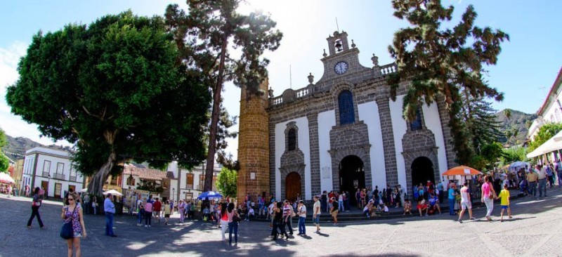 El Cabildo organiza cuatro visitas guiadas al casco hist�rico de Teror 