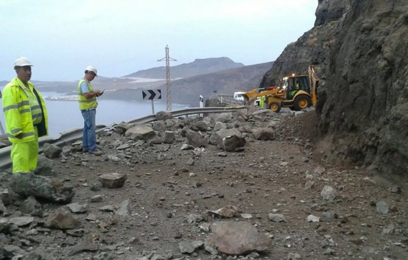 Roque Aldeano pide al Gobierno y Cabildo que busquen la soluci�n al t�nel  de Faneque