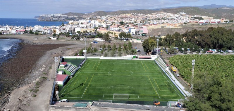 Mog�n realiza mejoras  en el campo de f�tbol municipal de Arguinegu�n