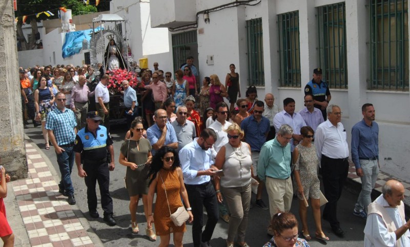 Cercados de Espino procesiona a Los Dolores y al Santo Cristo