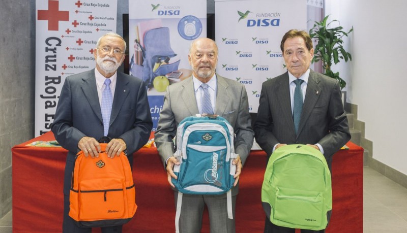 La campa�a �Mochilas llenas� apoya a 2.400 alumnos canarios en su vuelta al cole 