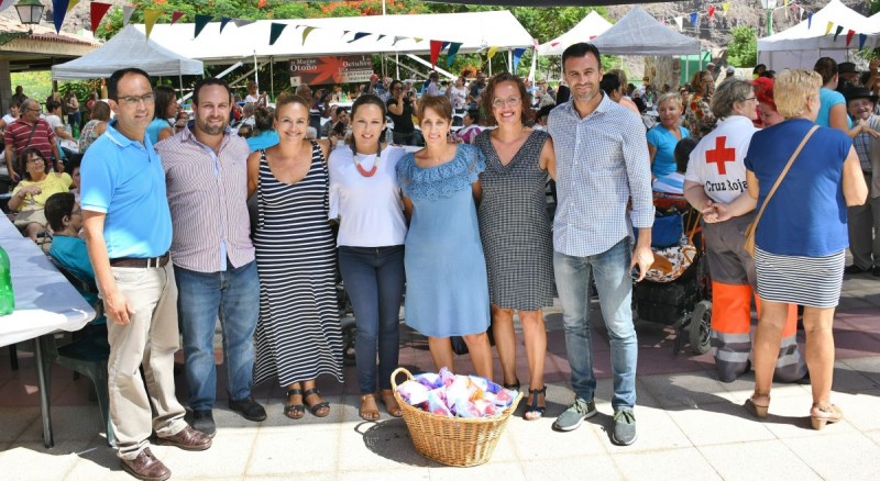 Mayores moganeros disfrutan con Pepe Benavente en El Horno