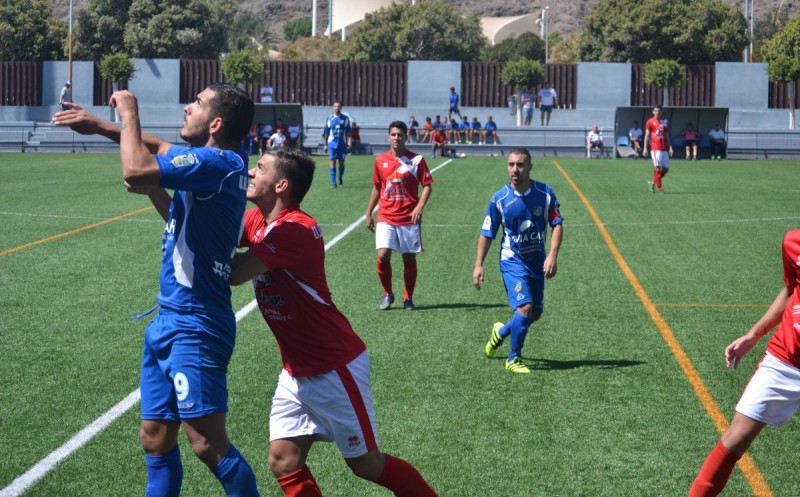 El San Fernando vence con solvencia 2 - 0 a Las Zocas 