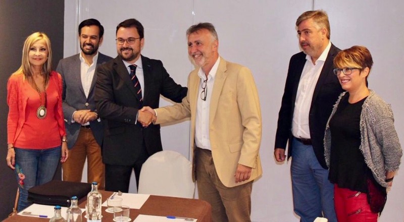 �ngel V�ctor Torres: 