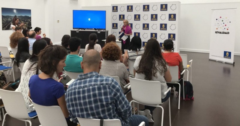A debate en el Cabildo �El rol de la prensa en la promoci�n de la igualdad�