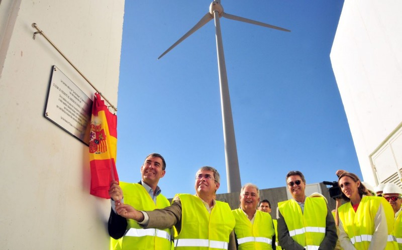 Fernando Clavijo inaugura en San Bartolom� de Tirajana el mayor complejo e�lico de Canarias 