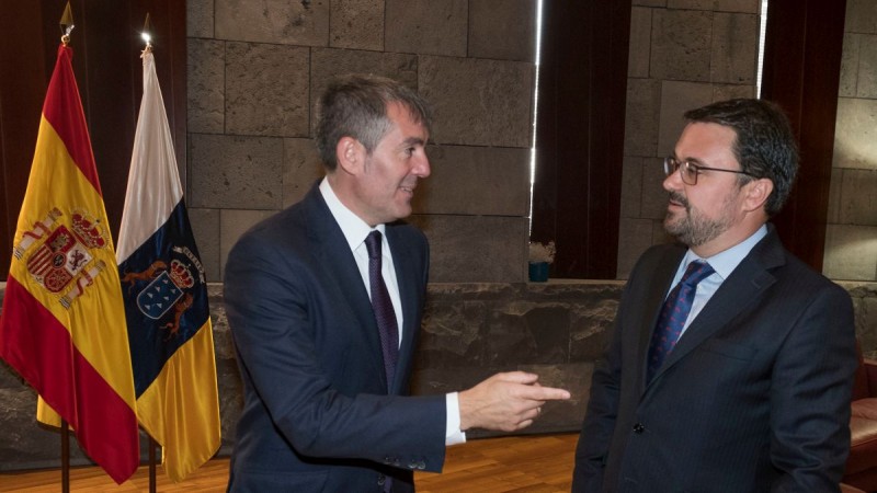 Fernando Clavijo se re�ne con el PP para priorizar los servicios p�blicos y bajar la presi�n fiscal a las familias