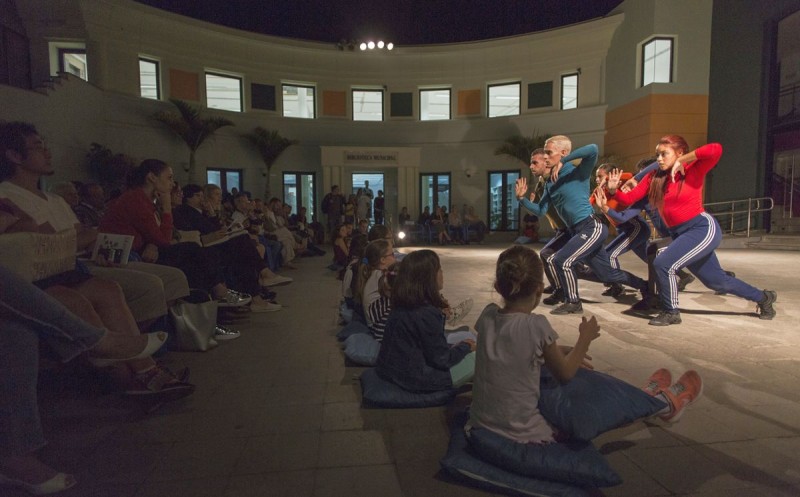 22MASDANZA vive una noche de danza en espacios abiertos bajo la luna de Maspalomas