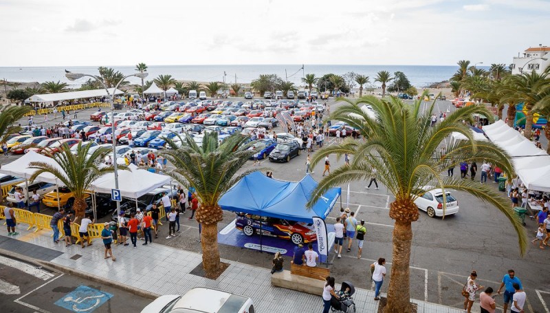 Arguineguin celebra el 2� Encuentro Solidario de Coches Japoneses