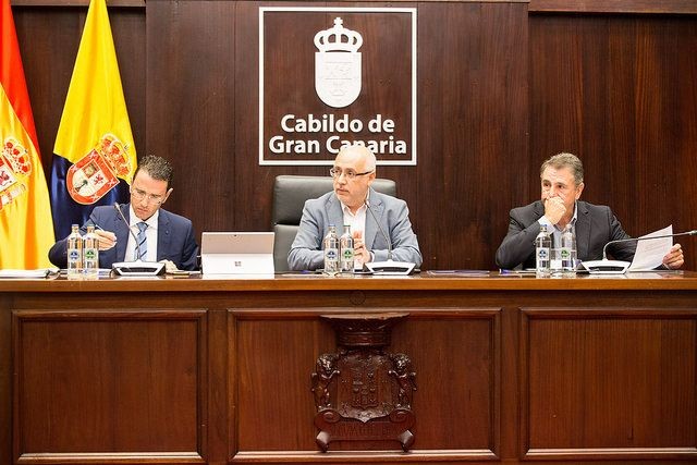 El Cabildo aprueba 23 millones en obras en los municipios y mancomunidades 