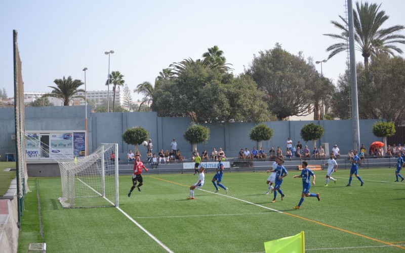 El San Fernando no nota sus numerosas bajas y vence 2 � 0 al Tenerife B