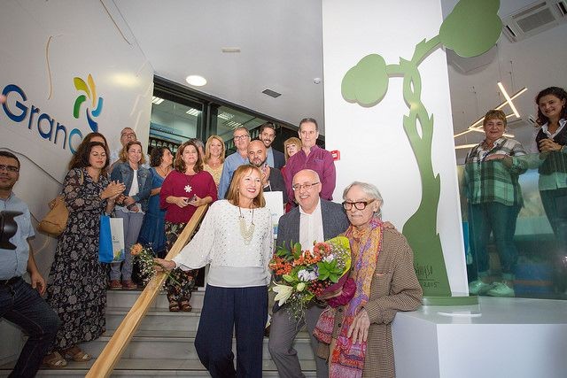 La escultura �El �rbol de Llull� de Pepe D�maso da la bienvenida a los turistas