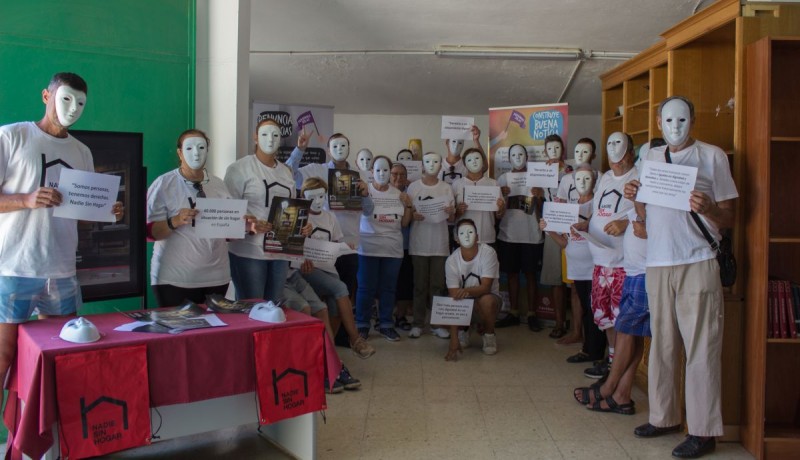 �Somos personas, tenemos derechos. Nadie sin hogar�