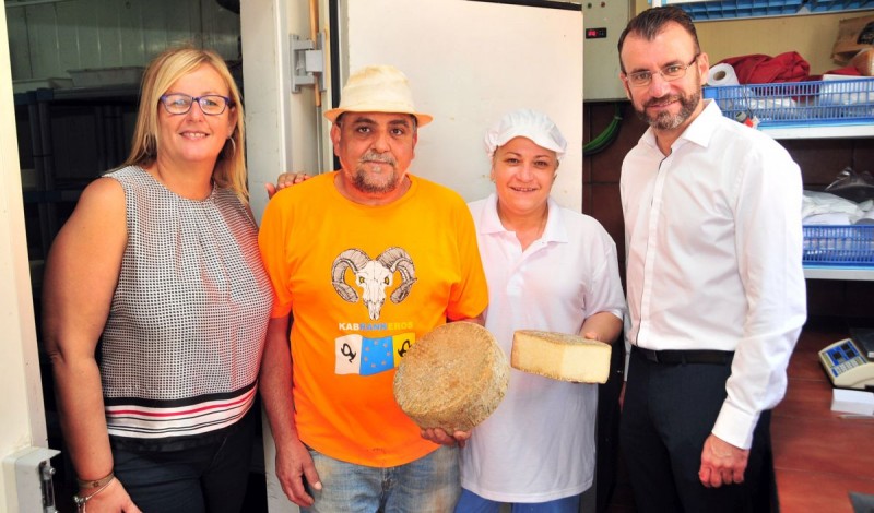 La queser�a La Gloria fabrica en Amurga el mejor queso curado de cabra del mundo