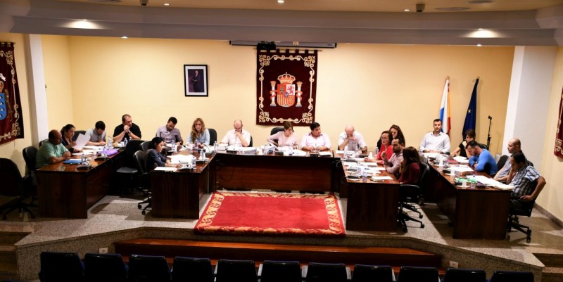 El Ayuntamiento cede una parcela a los marineros de Playa de Mog�n 