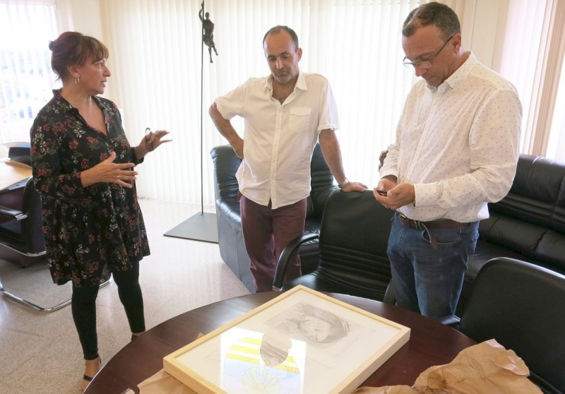 Chano Navarro presenta el boceto de la escultura �Los ni�os de Ansite�