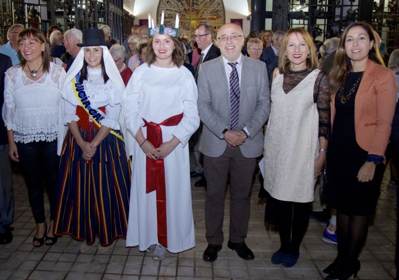 La luz ilumina a la Luc�a Sueca y la Luc�a Canaria para celebrar 54 a�os de tradici�n 