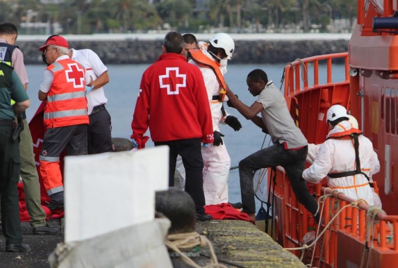 Cruz Roja duplica las atenciones a personas llegadas en pateras en relaci�n a 2016