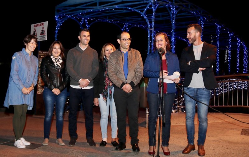 Mog�n inicia su programa de Navidad con el encendido de luces y el concierto de Los Faycanes