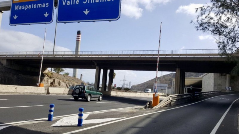 El Cabildo instala barreras de acceso en 2 t�neles de la GC-1 