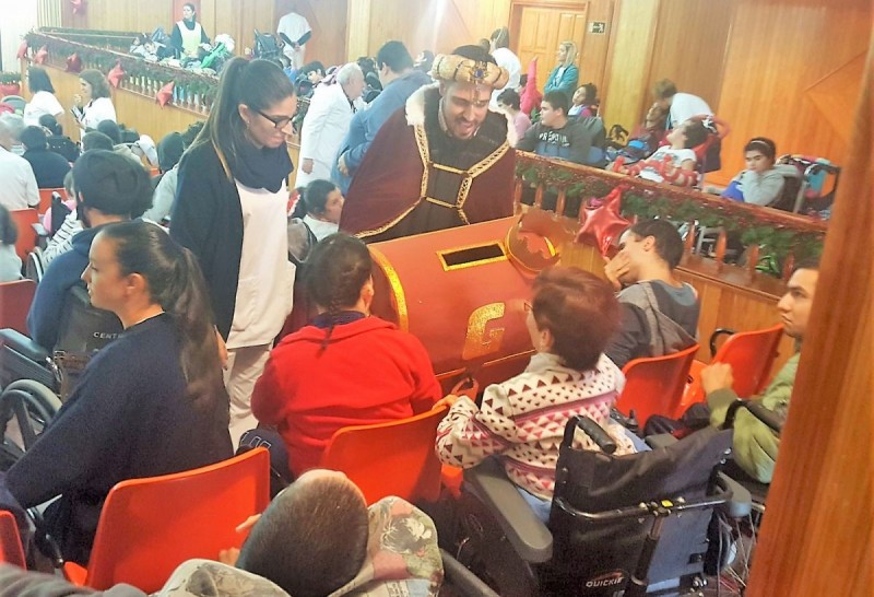 Los Pajes Reales y la Banda del Mando A�reo marcan la navidad de la Ciudad San Juan de Dios