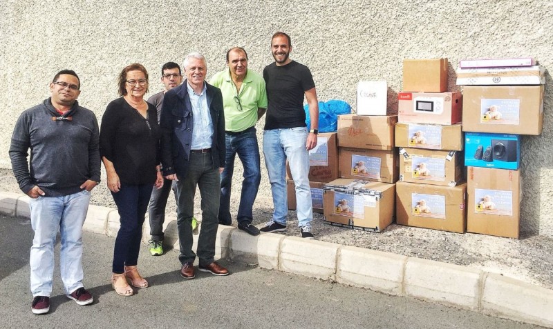 UxGC en San Bartolom� de Tirajana hace su entrega solidaria de Juguetes 