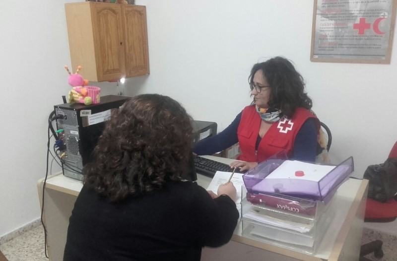 Cruz Roja cubre las necesidades b�sicas a menores y sus familias gracias al apoyo del Gobierno