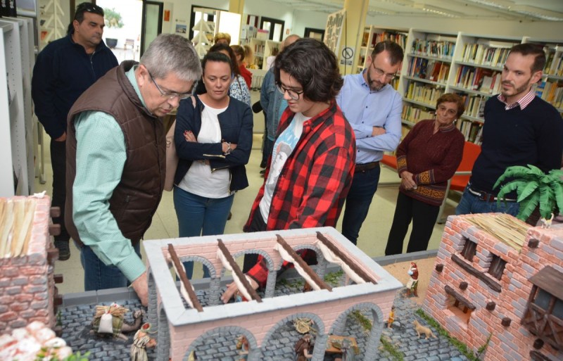 Ignacio Maya, estudiante de ESO, trae su Bel�n al Centro Cultural Maspalomas
