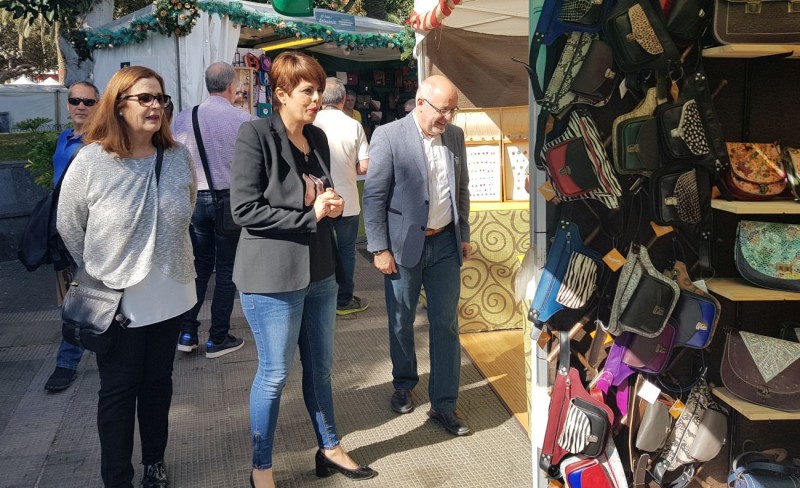 Un centenar de artesanos ofrecen sus mejores productos en la Feria insular de Artesan�a en San Telmo