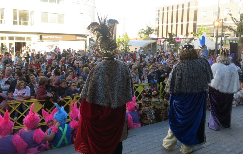 En Vecindario miles de ni�os y ni�as ya esperan por la visita de los Reyes Magos 
