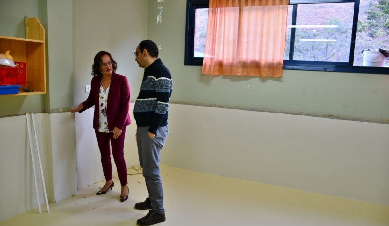 El Ayuntamiento invierte 50.000 euros en la renovaci�n de la Escuela Infantil de Playa de Mog�n