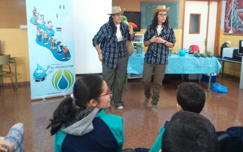 Ni�@s de Santa Luc�a aprenden el uso eficiente del agua 