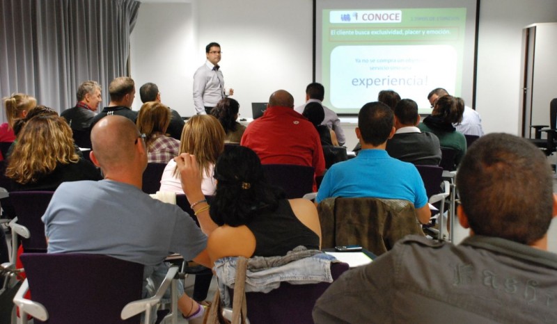 Santa Luc�a Emprende ense�a a mejorar la comunicaci�n de las empresas  